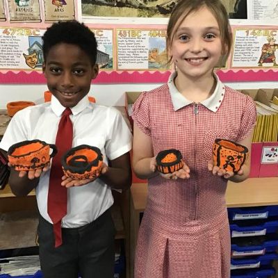 We had great fun designing, making and decorating our Greek pottery.