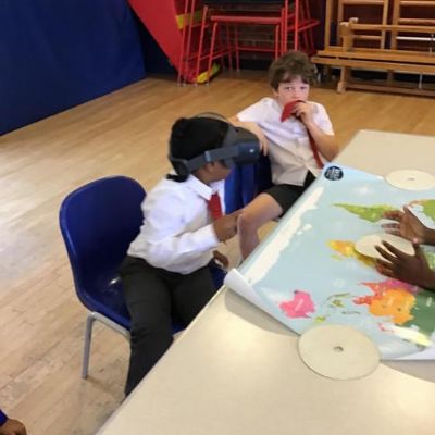 VR Prime and Viking sources. We investigated different Viking artefacts in History and the had a wonderful VR session.